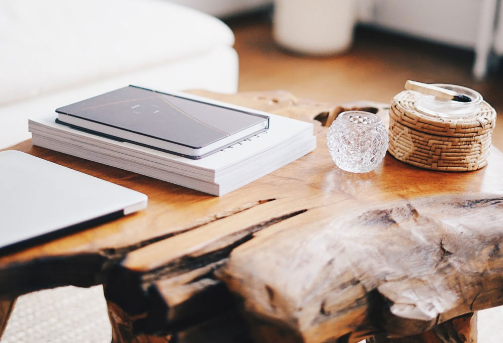 Couchtisch mit Magazin